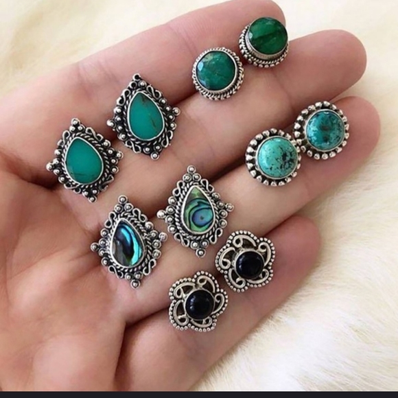 Accessories - Fashion stud earrings
